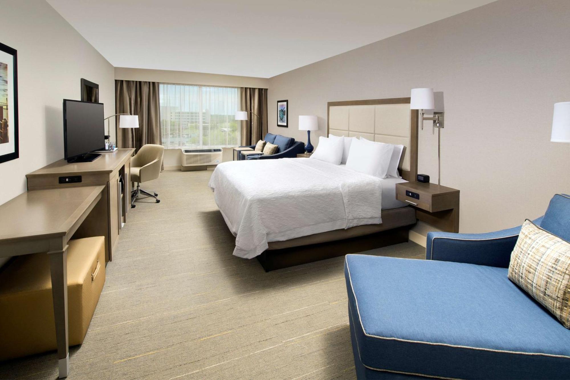 Hampton Inn Wilmington Downtown Экстерьер фото