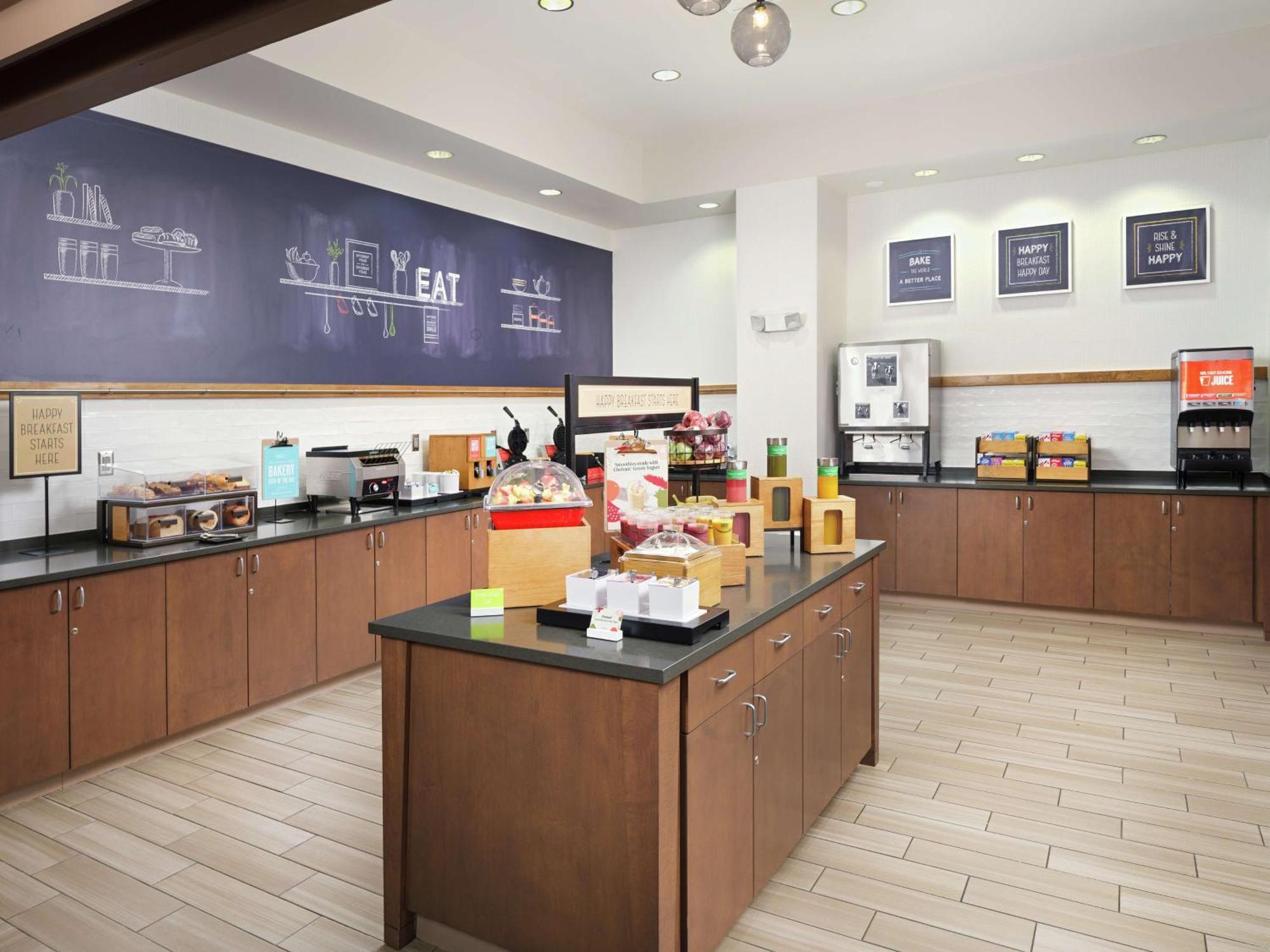 Hampton Inn Wilmington Downtown Экстерьер фото